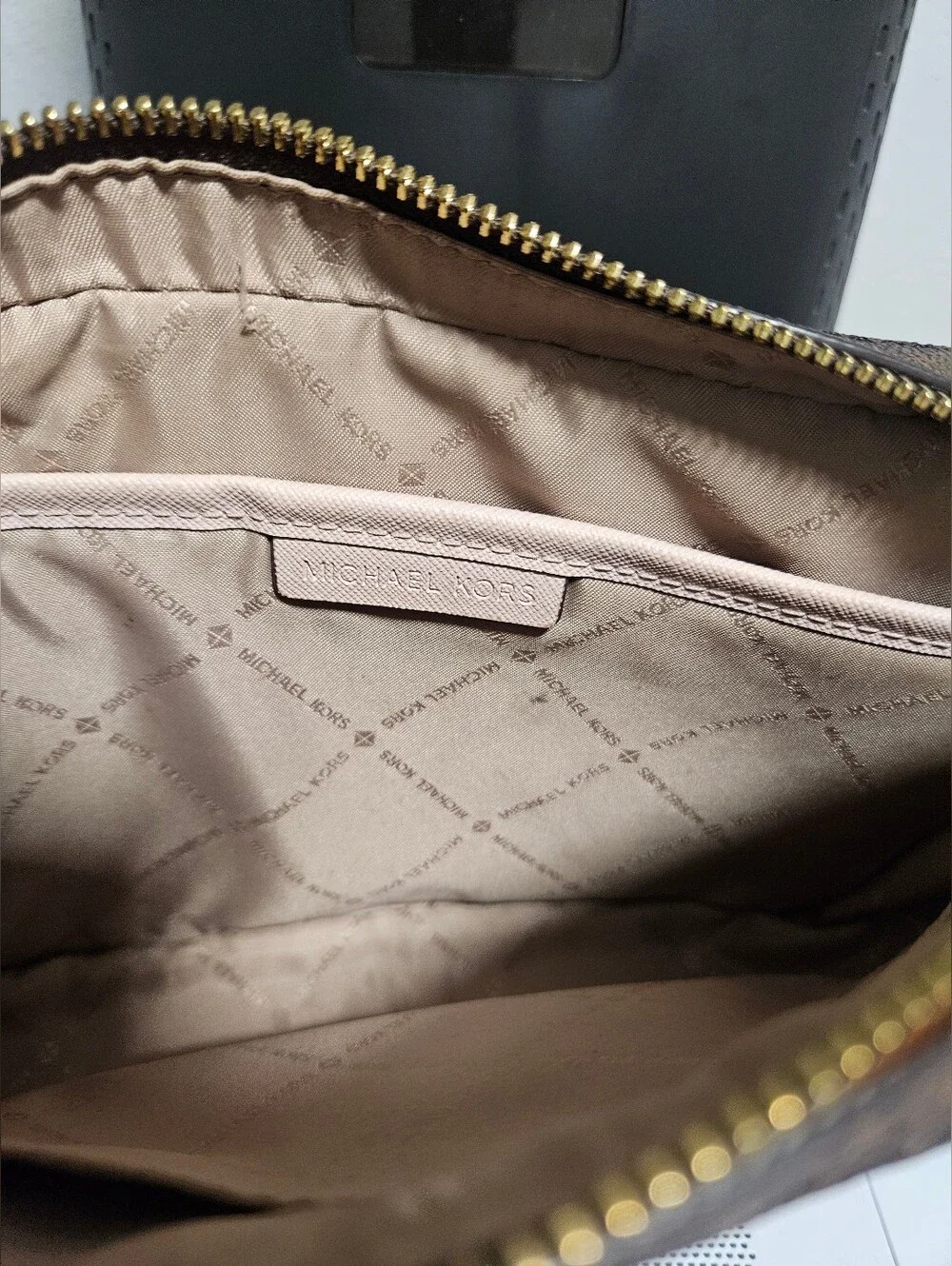 Michael Kors Jet Set Large East West Chain Crossbody Bag